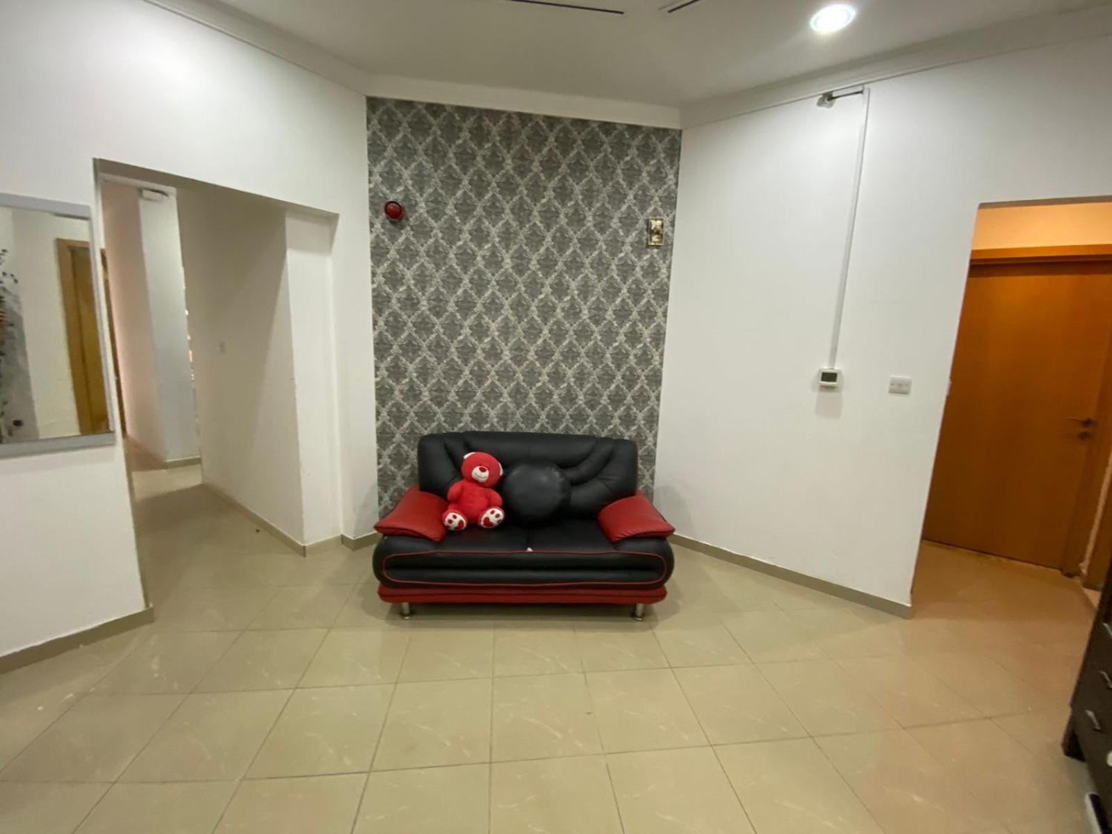 Nice Single Rooms For "Girls" Only In Dubai, Marina Exterior photo