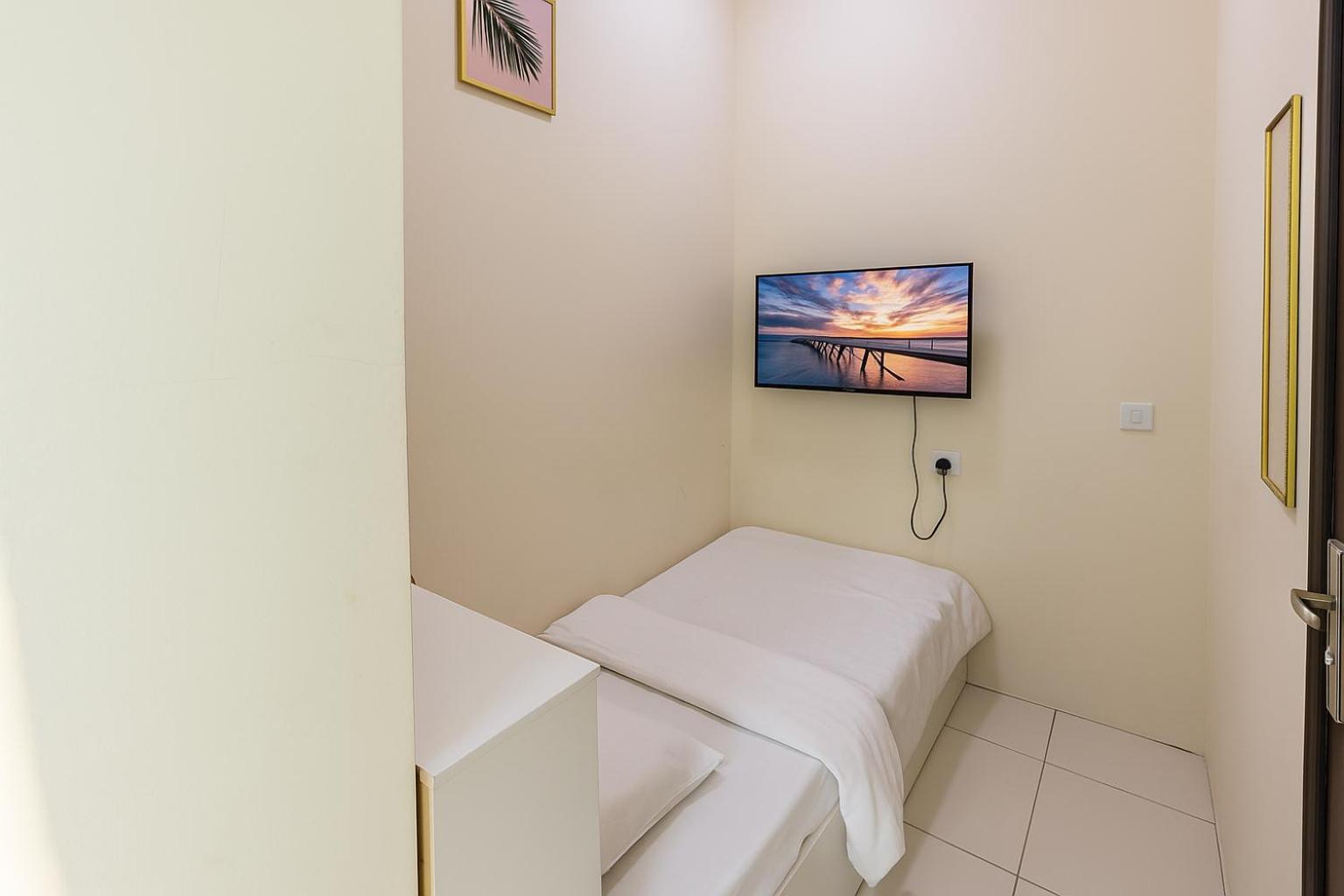 Nice Single Rooms For "Girls" Only In Dubai, Marina Exterior photo