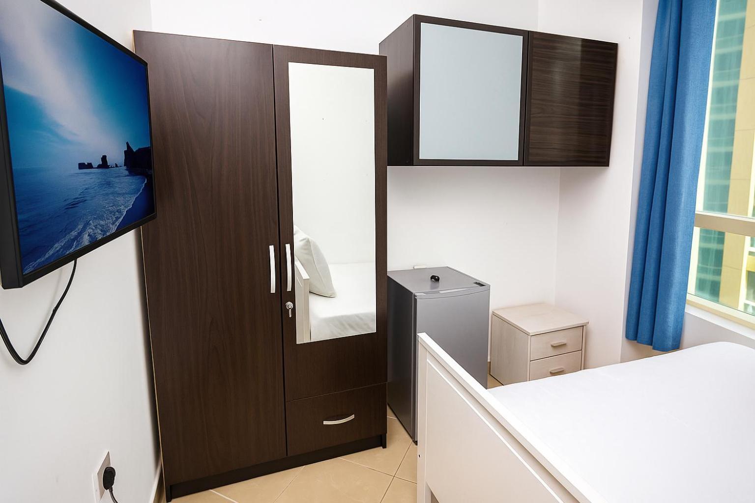 Nice Single Rooms For "Girls" Only In Dubai, Marina Exterior photo